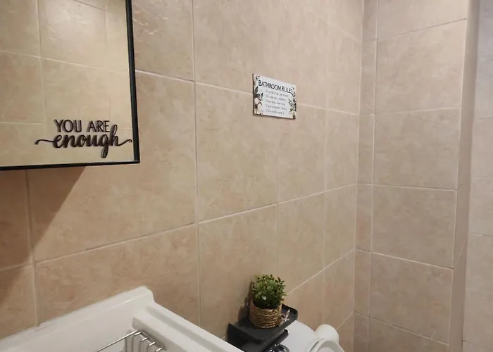 The Fyangz Luxe Staycation Near Anjo World Appart hôtel *